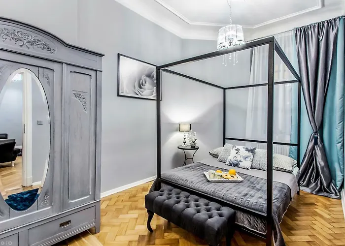Clicktheflat Palace Of Culture Apartment